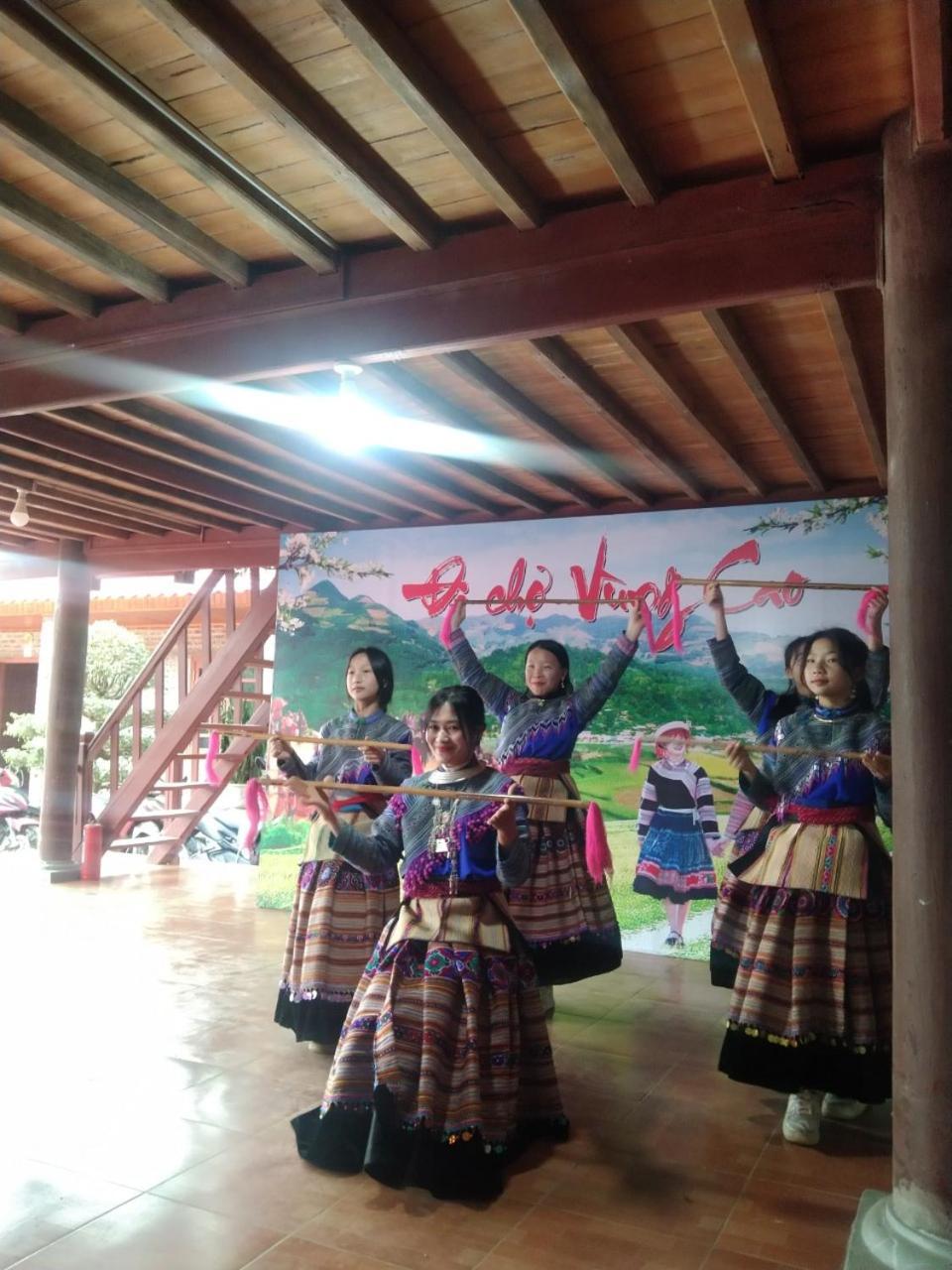 A Lin Homestay Bac Ha Exterior foto